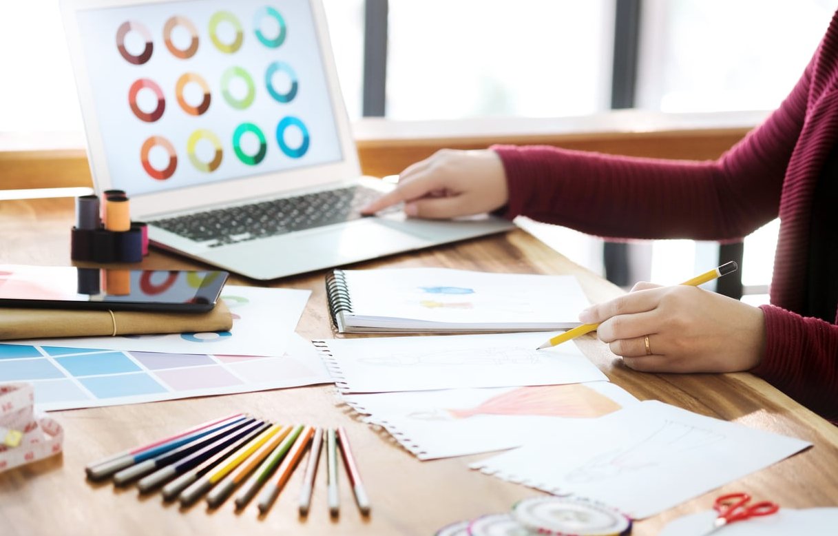 freelance designer laptop money
